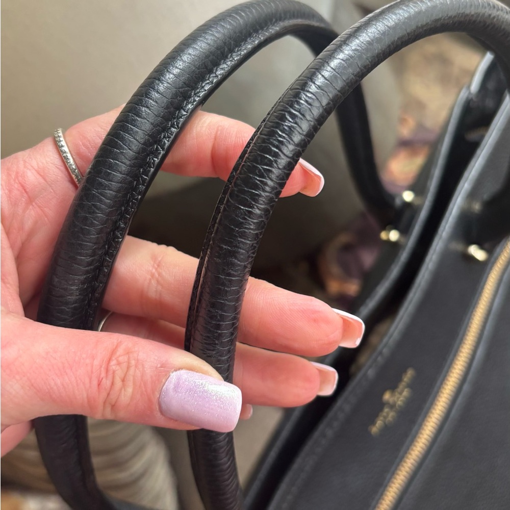 Authentic Kate Spade pebbled leather zip top large Tote with tassels - Picture 6 of 15